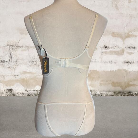 Mapale NWT Bra, Skirt & Thong Set White - Size S/M - Picture 4 of 10